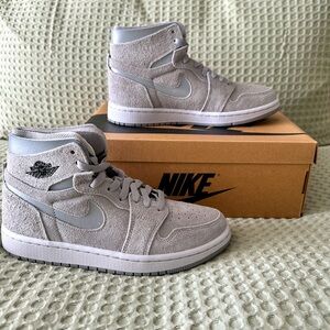 NIKE Women’s Air Jordan - size 7.5
